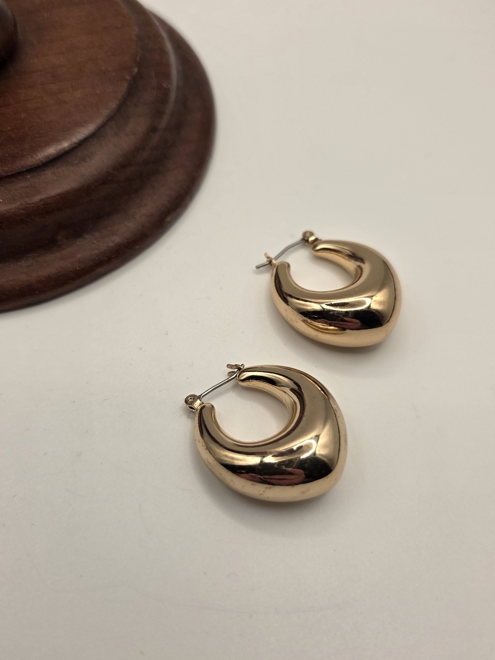 Nine West Gold Tone 18mm Puffy Hoop Earrings w/ Hinge Closure